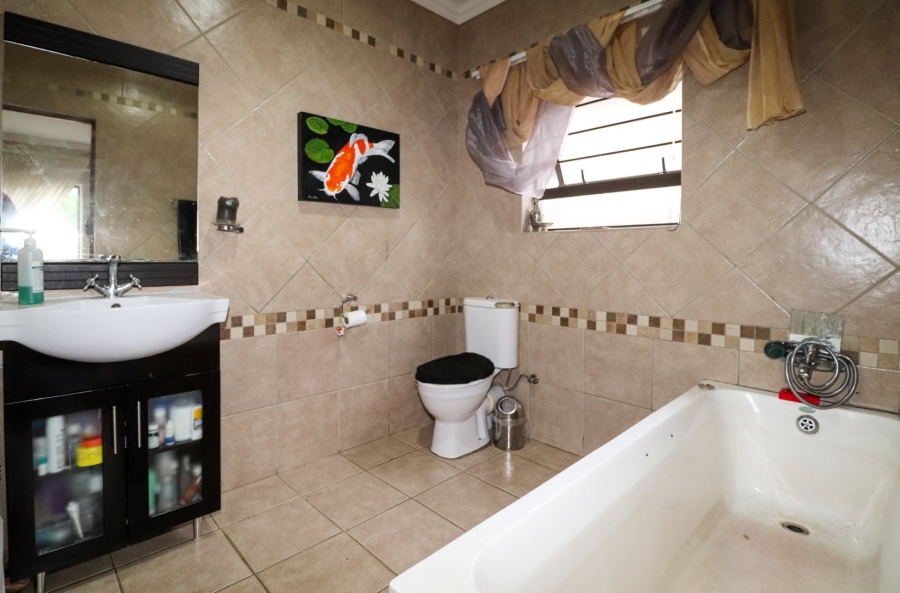 3 Bedroom Property for Sale in Wilkoppies North West